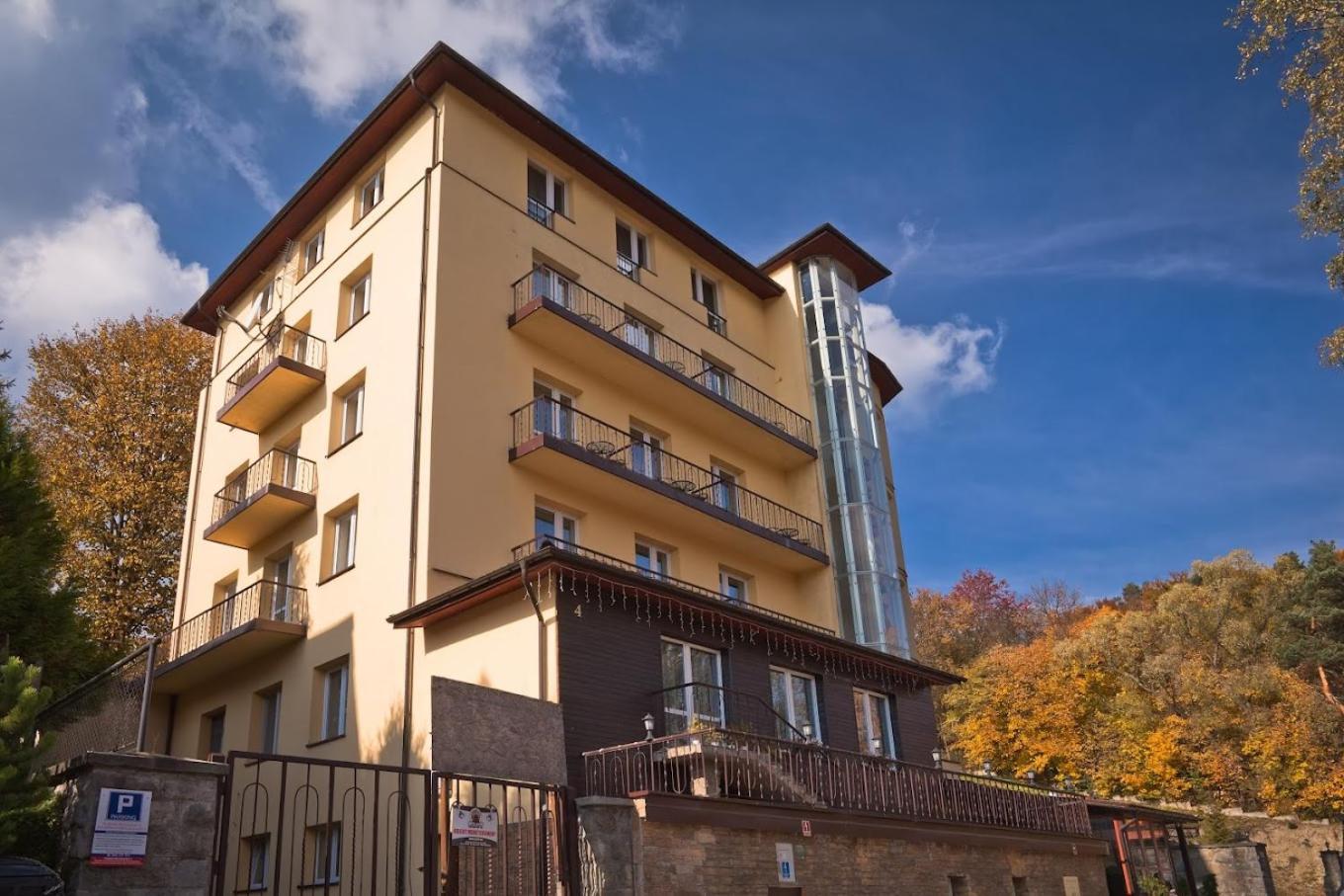 Pensjonat Henryk Krynica Zdroj Exterior foto