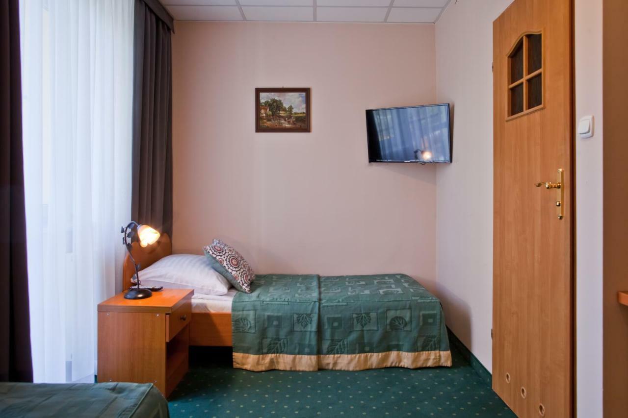 Pensjonat Henryk Krynica Zdroj Exterior foto
